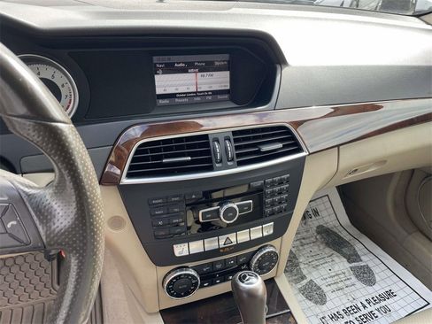 Used 2014 Mercedes-Benz C 250 Sedan image 23