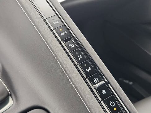 Used 2025 Chevrolet Corvette Z06 image 11