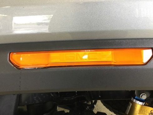 New 2024 GMC Canyon AT4X image 18