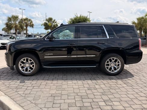Used 2017 GMC Yukon SLE w/ SLE Value Package AWD/4WD image 11