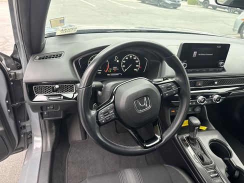 Used 2025 Honda Civic Sport image 10