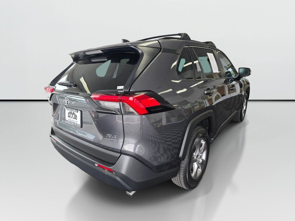 Used 2025 Toyota RAV4 XLE w/ Convenience Package AWD/4WD image 5