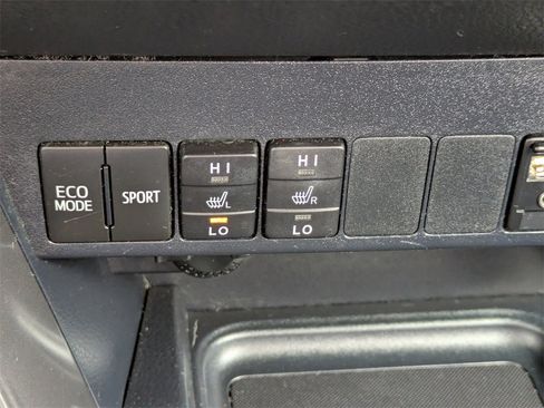 Used 2017 Toyota RAV4 SE image 26