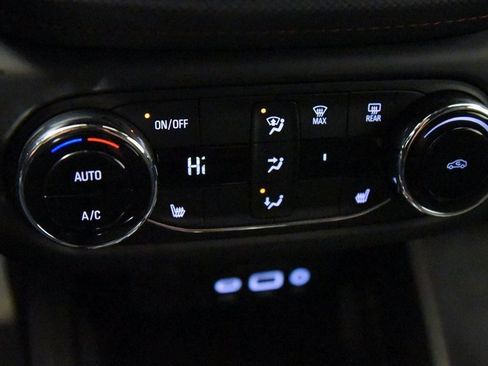 Used 2023 Chevrolet TrailBlazer RS w/ Sun and Liftgate Package image 20