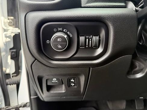 Used 2024 RAM 1500 Laramie AWD/4WD image 16