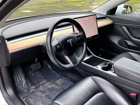 Used 2018 Tesla Model 3 Long Range image 13