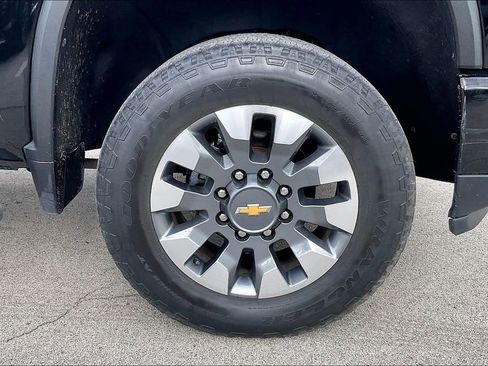 Used 2024 Chevrolet Silverado 2500 Custom w/ Custom Value Package AWD/4WD image 10