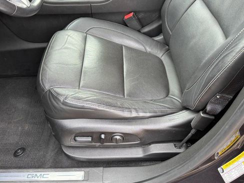 Used 2017 GMC Acadia SLT image 24