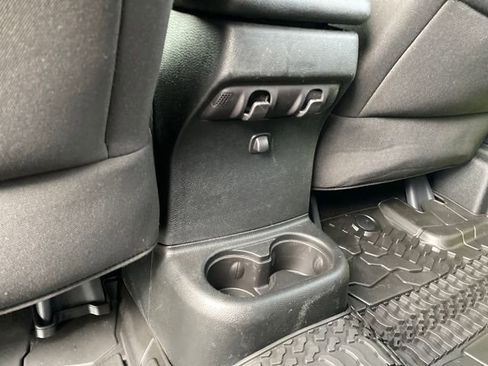 Used 2016 Jeep Wrangler Unlimited Sport AWD/4WD image 16