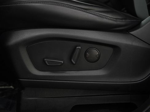 Used 2023 Ford Explorer XLT w/ XLT Sport Appearance Package AWD/4WD image 24