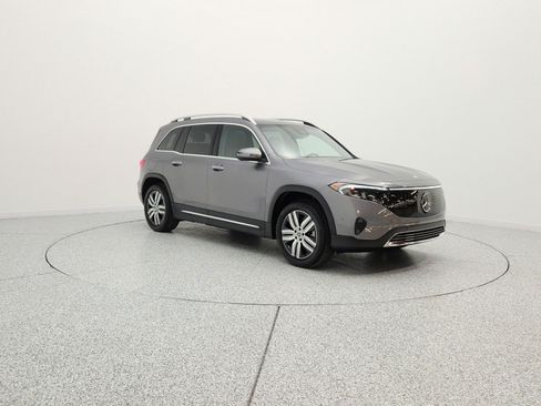 Used 2024 Mercedes-Benz EQB 300 4MATIC image 3