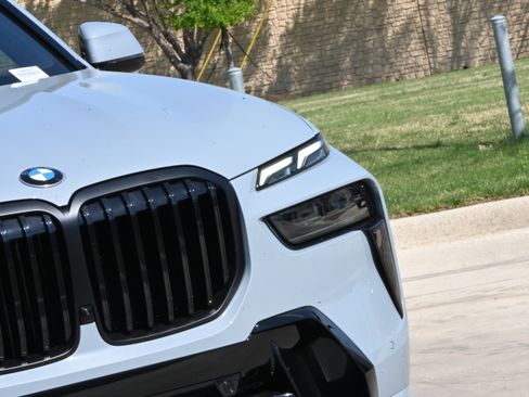 New 2026 BMW X7 xDrive40i AWD/4WD image 3