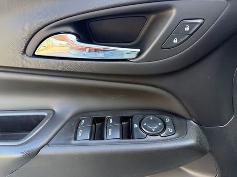 Used 2024 Chevrolet Equinox LT FWD image 41