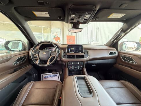 Used 2021 Chevrolet Tahoe High Country w/ Premium Package image 12