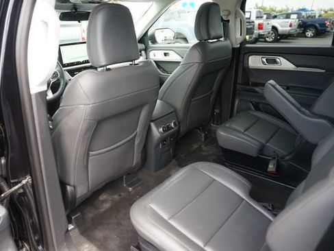 Used 2026 Ford Explorer Active RWD image 11