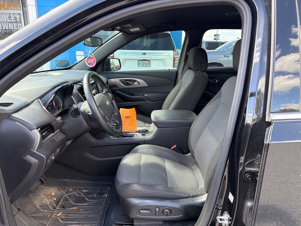 Used 2023 Chevrolet Traverse LT FWD image 19
