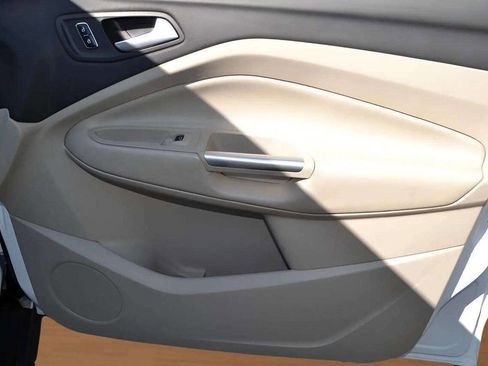 Used 2016 Ford C-MAX SE w/ Equipment Group 202A image 30