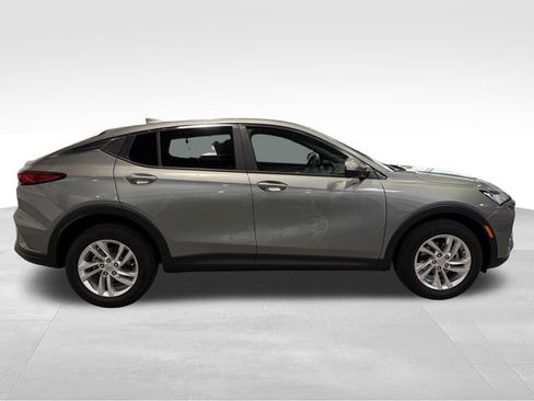 Certified 2024 Buick Envista Preferred image 8