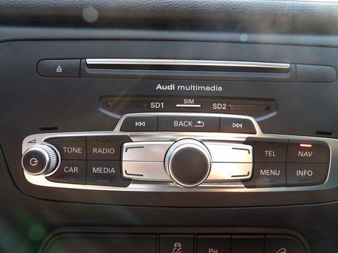 Used 2018 Audi Q3 2.0T Premium Plus w/ Premium Plus Package AWD/4WD image 22