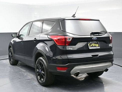 Used 2019 Ford Escape SE image 7