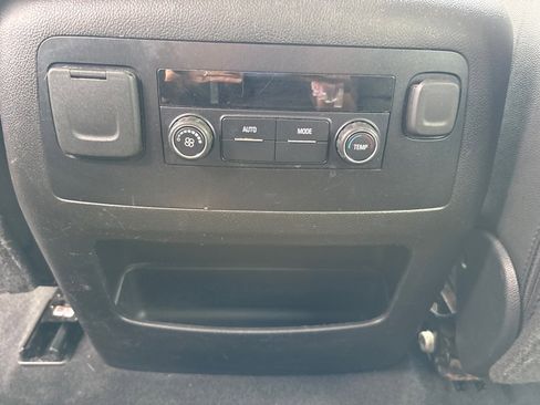 Used 2020 Chevrolet Tahoe LT image 37