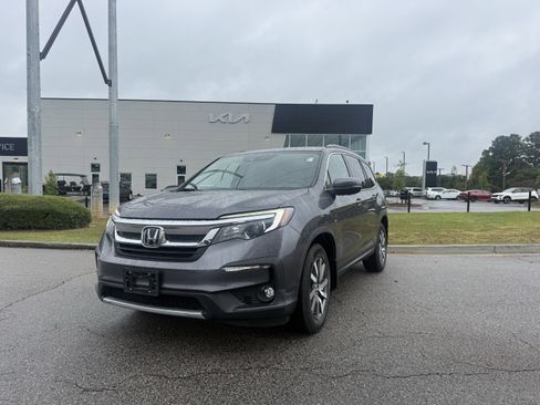 Used 2021 Honda Pilot EX image 2