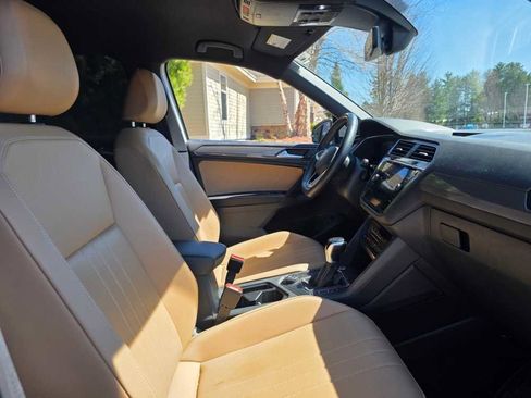 Used 2022 Volkswagen Tiguan SE image 22
