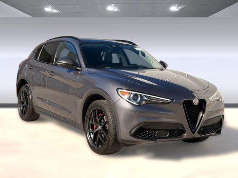 Used 2019 Alfa Romeo Stelvio Ti image 7