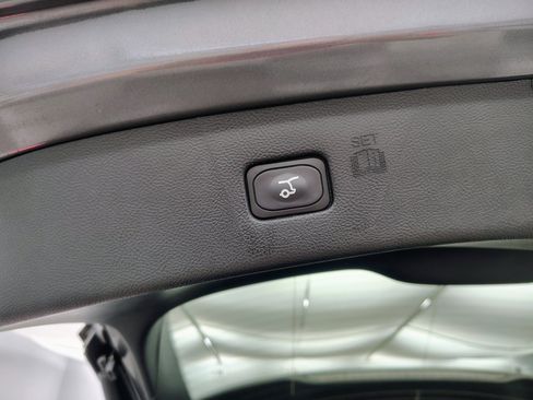 Used 2023 Ford Edge ST image 30