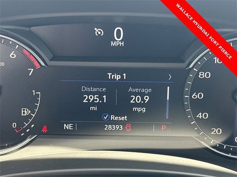 Used 2023 Cadillac XT4 Luxury image 30