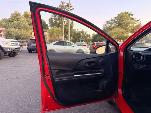 Used 2017 Toyota Prius C Two image 11