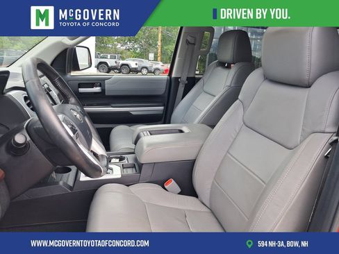 Used 2015 Toyota Tundra Limited w/ Limited Premium Package AWD/4WD image 12