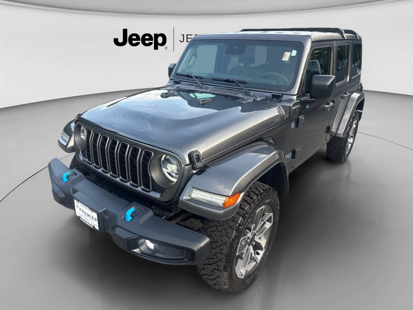 Used 2024 Jeep Wrangler Unlimited w/ Convenience Group AWD/4WD image 3