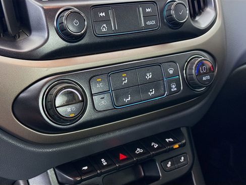 Used 2019 Chevrolet Colorado Z71 w/ Z71 Midnight Edition AWD/4WD image 15