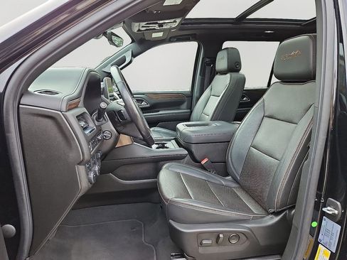 Used 2022 Chevrolet Tahoe High Country w/ Premium Package image 15