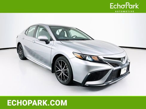 Used 2023 Toyota Camry SE image 1