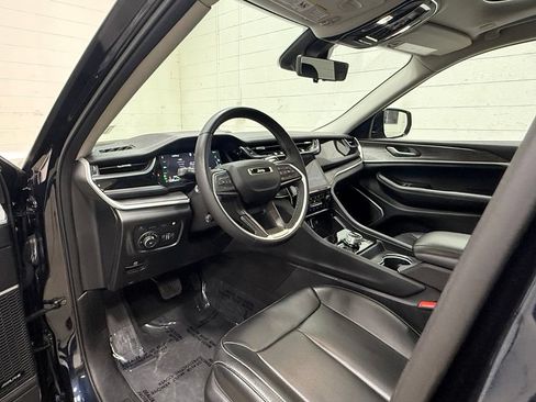 Used 2023 Jeep Grand Cherokee 30th Anniversary AWD/4WD image 24
