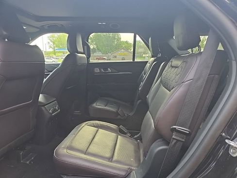 Used 2025 Ford Explorer Platinum w/ LUX Leather Package AWD/4WD image 9