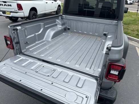 Used 2020 Jeep Gladiator Rubicon image 10