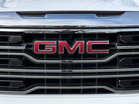 Used 2024 GMC Sierra 1500 SLT image 47