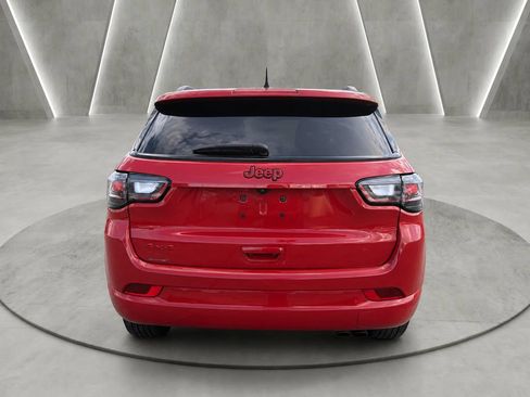 Used 2022 Jeep Compass Limited w/ (RED) Package AWD/4WD image 4