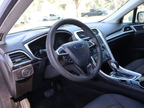 Used 2016 Ford Fusion SE image 15