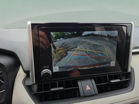 Used 2025 Toyota RAV4 XLE w/ Convenience Package image 26