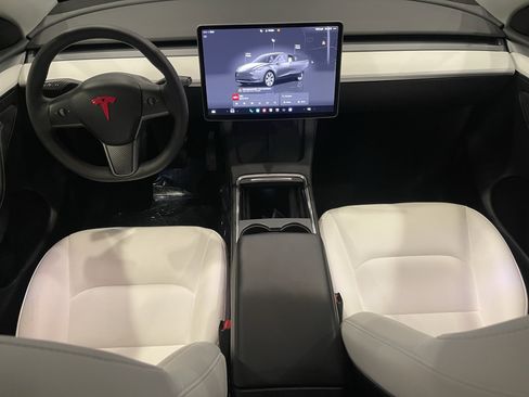 Used 2023 Tesla Model Y Long Range image 14