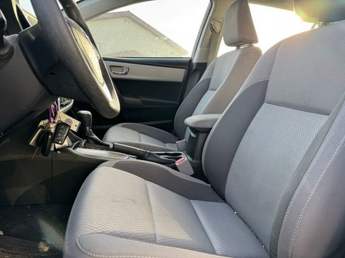 Used 2017 Toyota Corolla LE FWD image 5