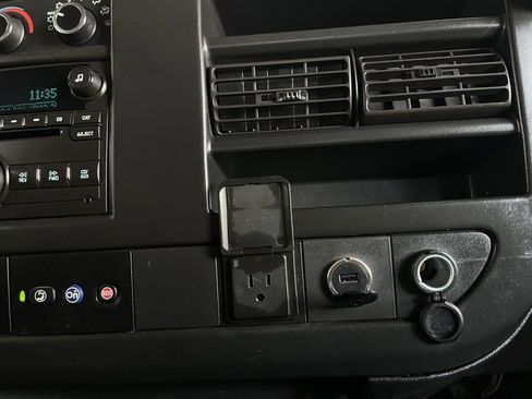 Used 2017 Chevrolet Express 3500 LT w/ LT Preferred Equipment Group image 31