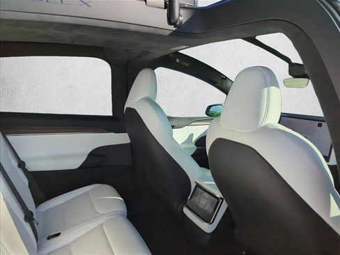 Used 2022 Tesla Model X image 22