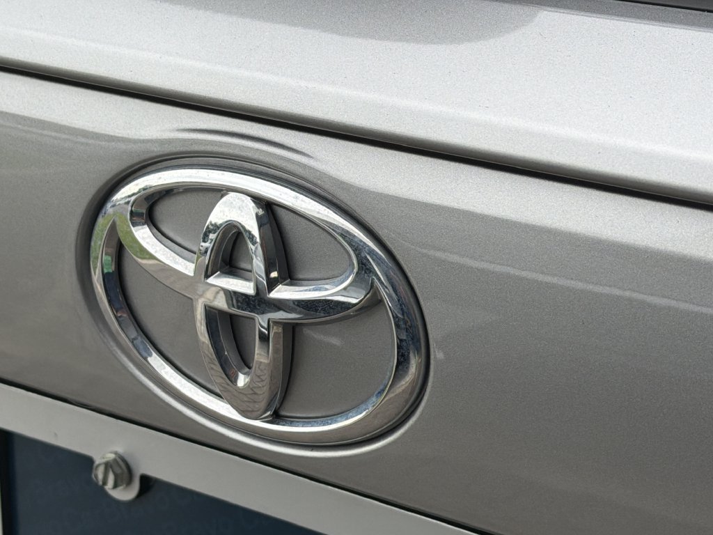 Used 2022 Toyota RAV4 XLE w/ Convenience Package FWD image 12