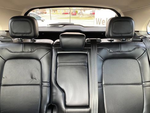 Used 2023 Lincoln Corsair Reserve w/ Jet Appearance Package image 27