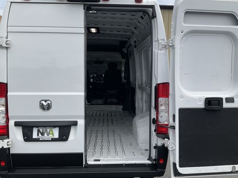 Used 2025 RAM ProMaster 2500 w/ Convenience Group FWD image 33